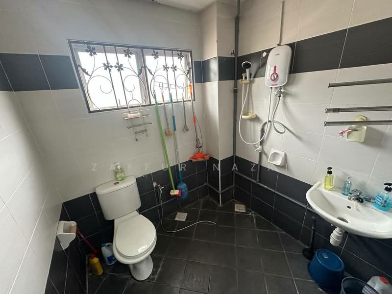 Bukit Bandaraya Sekyen U11 Shah Alam Landed untuk Untuk Dijual - RM 710,000, Apr 2026 - Bathroom - PropertyGuru.com.my