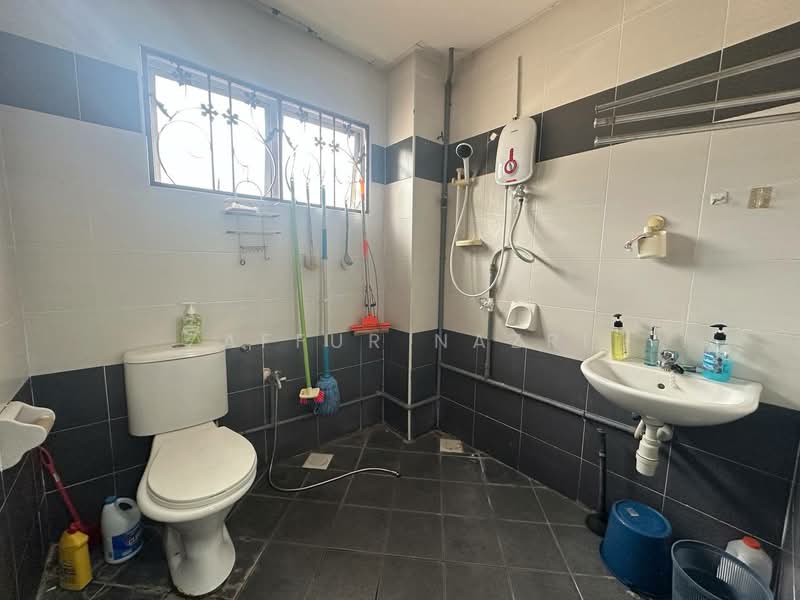 Bukit Bandaraya Sekyen U11 Shah Alam Landed untuk Untuk Dijual - RM 710,000, Apr 2026 - Bathroom - PropertyGuru.com.my