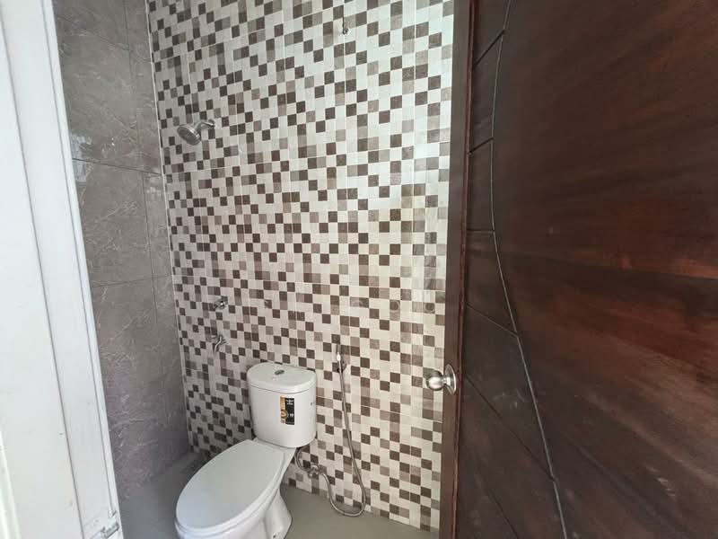 Taman Nong Chik untuk Untuk Dijual - RM 2,800,000, Mac 2026 - Bathroom - PropertyGuru.com.my