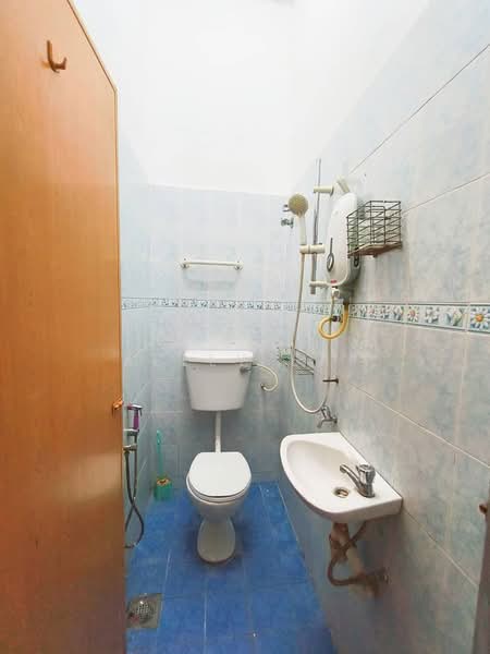1-storey Terraced House for Sale in Taman Selayang Jaya (Selayang) - Kelly Lai - Bathroom - PropertyGuru.com.my