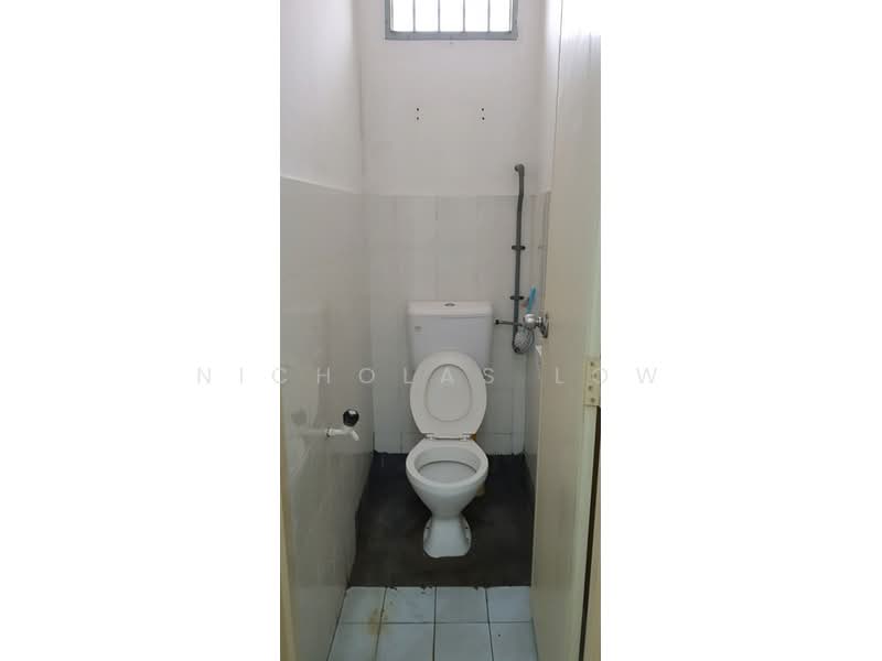 Shop for Rent in Taman Setia Indah (Tebrau) - Nicholas Low - Bathroom - PropertyGuru.com.my