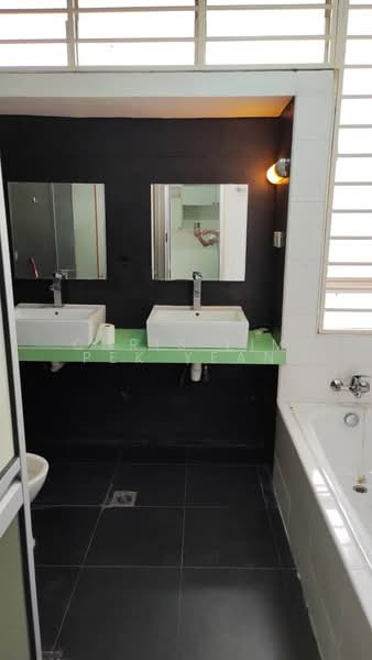 3-storey Terraced House for Sale in Taman Esplanad (Bukit Jalil) - Chris Lim Pek Yean - Bathroom - PropertyGuru.com.my