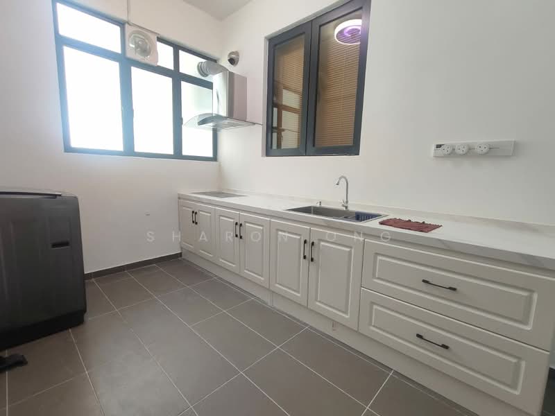 Condominium for Sale at Golden Triangle 2 - Sharon Ong - Kitchen - PropertyGuru.com.my