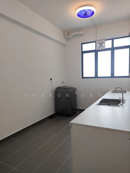 Condominium for Sale at Golden Triangle 2 - Sharon Ong - Kitchen - PropertyGuru.com.my