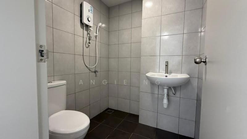 Kediaman Servis untuk Dijual di Hana @ Eco Ardence - Angie Ng - Bathroom - PropertyGuru.com.my