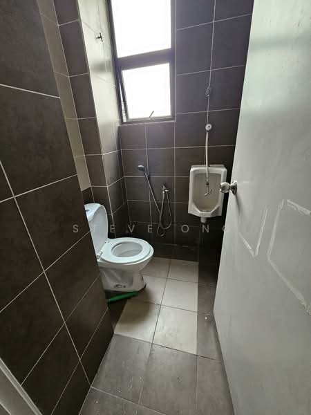 Shop / Office for Sale in Bandar Kinrara Seksyen 1 (Bandar Kinrara) - Steve Ong - Bathroom - PropertyGuru.com.my
