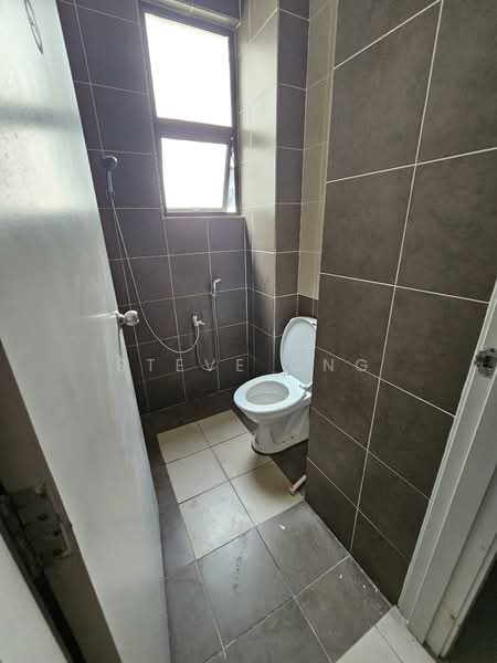 Shop / Office for Sale in Bandar Kinrara Seksyen 1 (Bandar Kinrara) - Steve Ong - Bathroom - PropertyGuru.com.my