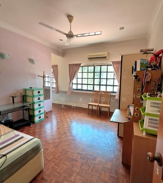 Semi-Detached House for Sale in Jelutong Timur (Jelutong) - Liam Khoon Khoo - Bedroom - PropertyGuru.com.my