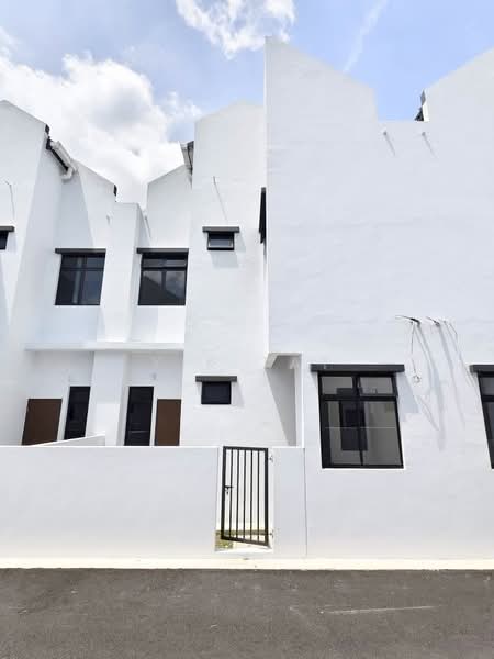2-storey Terraced House for Sale in Bandar Dato Onn (Tebrau) - Yik Tat - Exterior - PropertyGuru.com.my