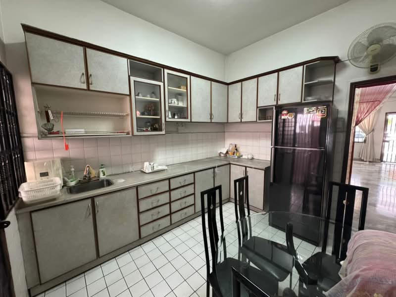 2-storey Terraced House for Sale in Taman Sri Putri (Skudai) - Kent Loi - Kitchen - PropertyGuru.com.my