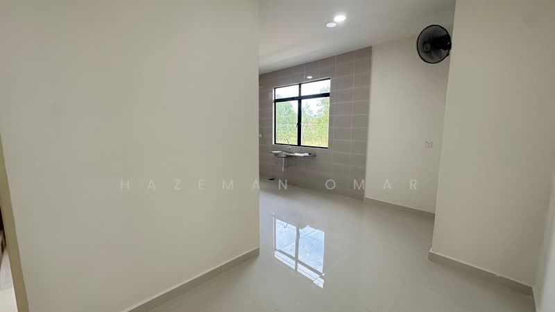 Bungalow for Sale in Mahkota Hills (Lenggeng) - Hazeman Omar - Kitchen - PropertyGuru.com.my