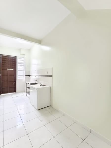 Setia Indah Setias Indahs untuk Untuk Dijual - RM 698,000, Mac 2026 - Kitchen - PropertyGuru.com.my