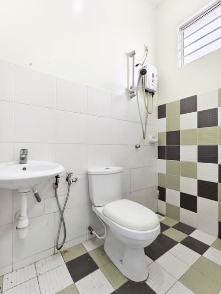 Setia Indah Setias Indahs untuk Untuk Dijual - RM 698,000, Mac 2026 - Bathroom - PropertyGuru.com.my