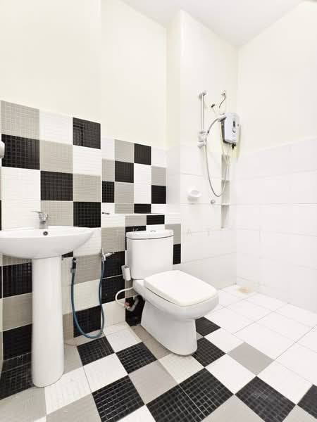 Setia Indah Setias Indahs untuk Untuk Dijual - RM 698,000, Mac 2026 - Bathroom - PropertyGuru.com.my