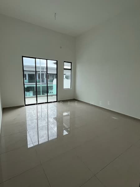 2-storey Terraced House for Sale in Taman Bestari Indah (Ulu Tiram) - Valerie Hee - Living Room - PropertyGuru.com.my