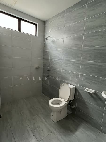 2-storey Terraced House for Sale in Taman Bestari Indah (Ulu Tiram) - Valerie Hee - Bathroom - PropertyGuru.com.my