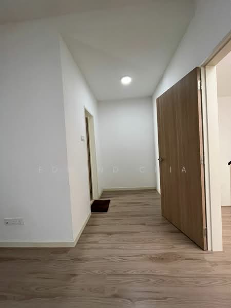 2-storey Terraced House for Rent in Semenyih (Selangor) - Edmand Chia - Corridor - PropertyGuru.com.my