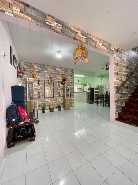 2-storey Terraced House for Sale in Taman Mount Austin (Tebrau) - Sharon Ng - Living Room - PropertyGuru.com.my
