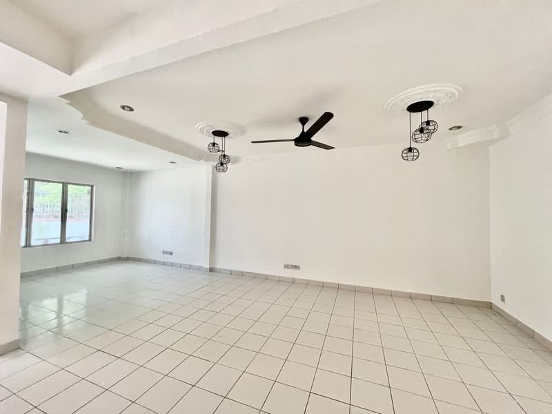 Amerthyst 1 Emerald East untuk Untuk Dijual - RM 488,000, Mac 2026 - Living Room - PropertyGuru.com.my