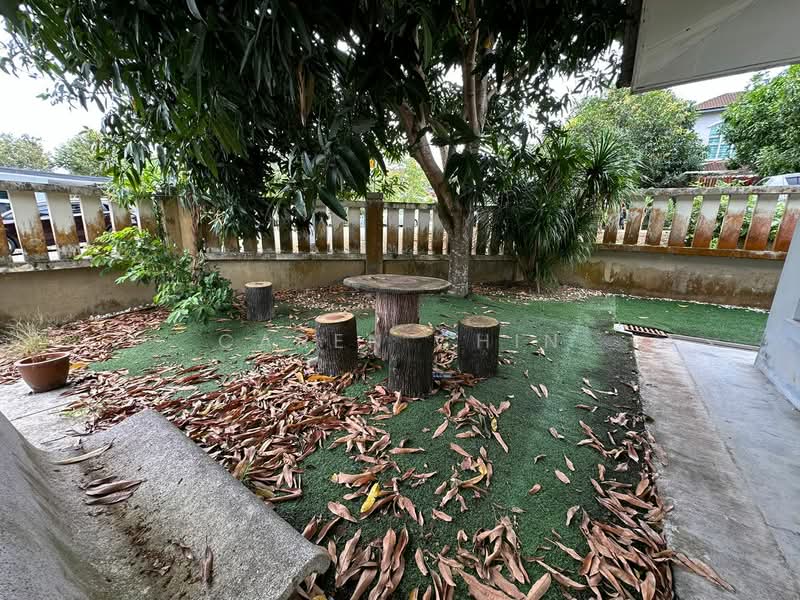 1-storey Terraced House for Sale in Taman Daya (Johor Bahru) - Caren Chin - Garden - PropertyGuru.com.my