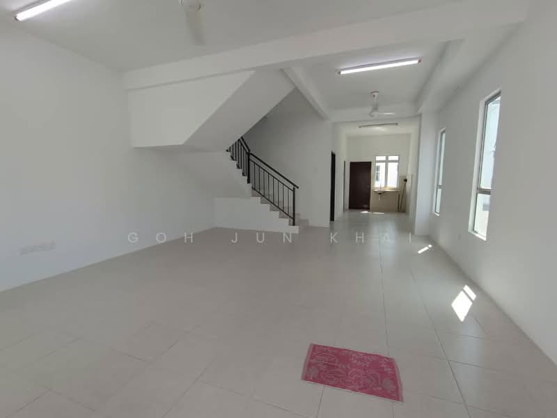 2-storey Terraced House for Rent in Scientex Bandar Jasin (Jasin) - Goh Jun Khai - Living Room - PropertyGuru.com.my