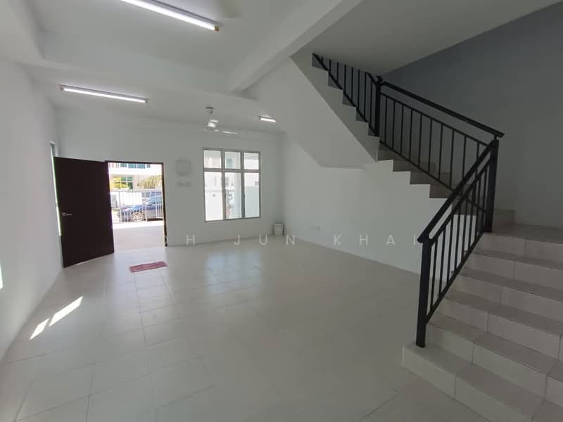2-storey Terraced House for Rent in Scientex Bandar Jasin (Jasin) - Goh Jun Khai - Living Room - PropertyGuru.com.my