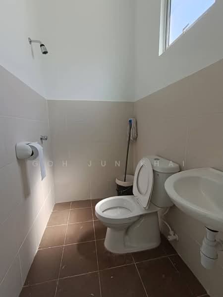 2-storey Terraced House for Rent in Scientex Bandar Jasin (Jasin) - Goh Jun Khai - Bathroom - PropertyGuru.com.my