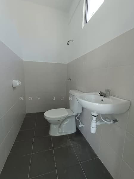 2-storey Terraced House for Rent in Scientex Bandar Jasin (Jasin) - Goh Jun Khai - Bathroom - PropertyGuru.com.my