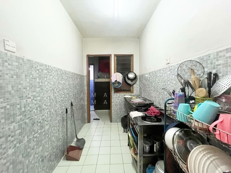 Pusat Komersial Seksyen 7 untuk Untuk Dijual - RM 280,000, Apr 2026 - Kitchen - PropertyGuru.com.my