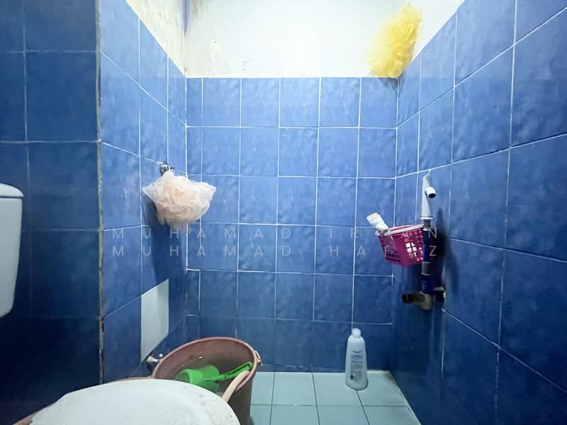 Pusat Komersial Seksyen 7 untuk Untuk Dijual - RM 280,000, Apr 2026 - Bathroom - PropertyGuru.com.my