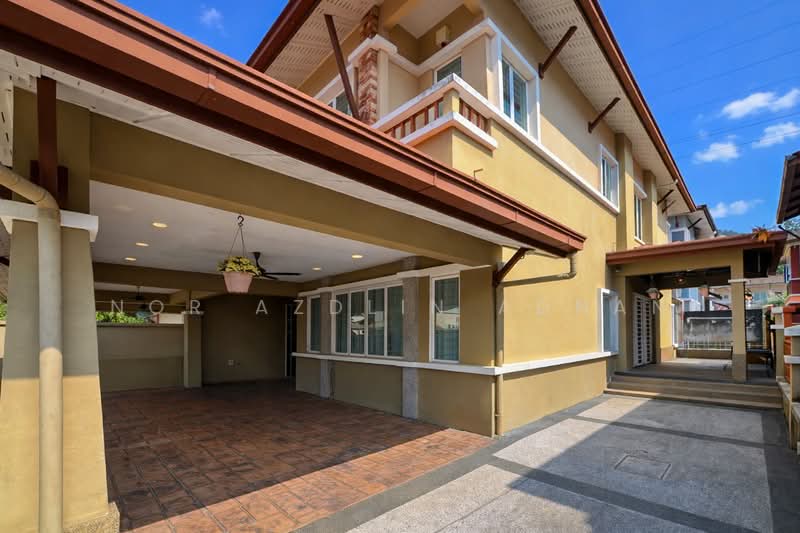 Semi-Detached House for Sale in Batu Caves (Selangor) - Nor Azdlin Adnan - Exterior - PropertyGuru.com.my