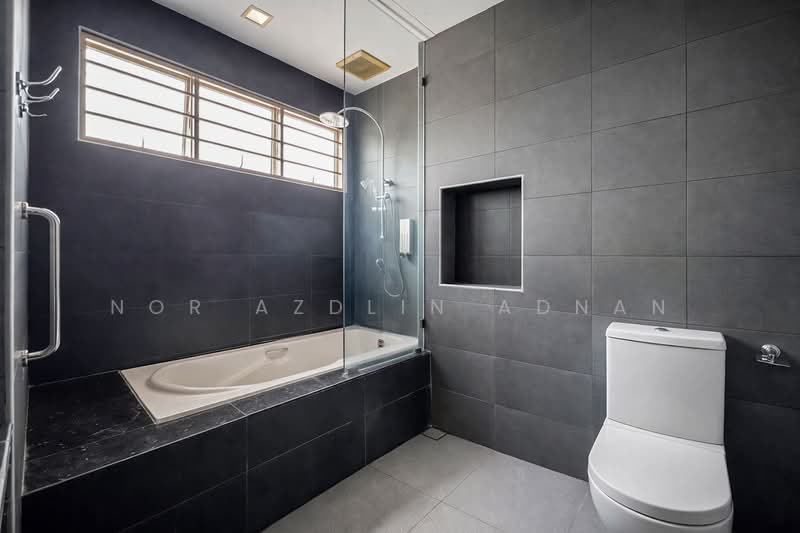Semi-Detached House for Sale in Batu Caves (Selangor) - Nor Azdlin Adnan - Bathroom - PropertyGuru.com.my