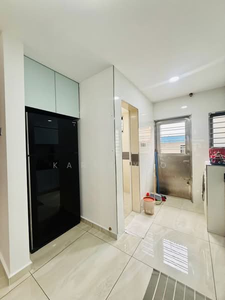 Bandar Baru Permas Jaya untuk Untuk Dijual - RM 950,000, Apr 2026 - Kitchen - PropertyGuru.com.my