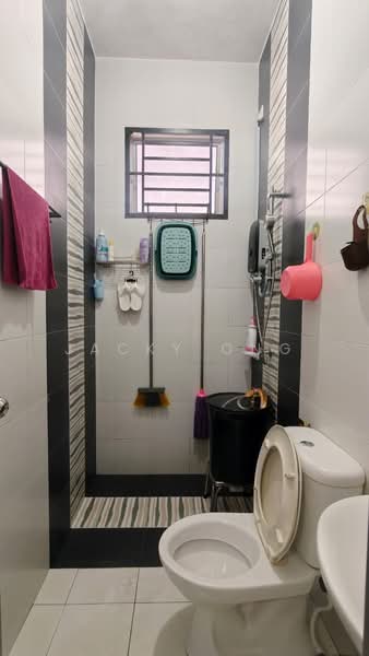 Taman Setia Indah untuk Untuk Dijual - RM 798,000, Mac 2026 - Bathroom - PropertyGuru.com.my