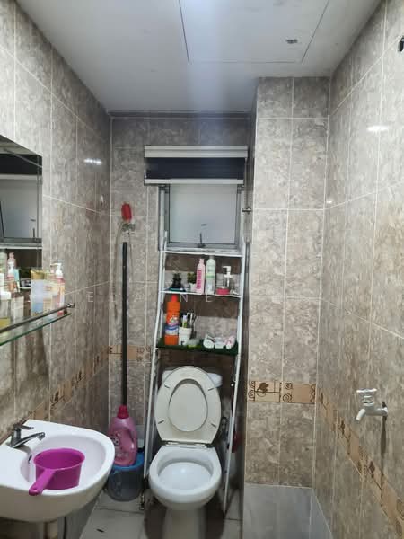 Pangsapuri Cemara untuk Untuk Dijual - RM 259,999, Mac 2026 - Bathroom - PropertyGuru.com.my