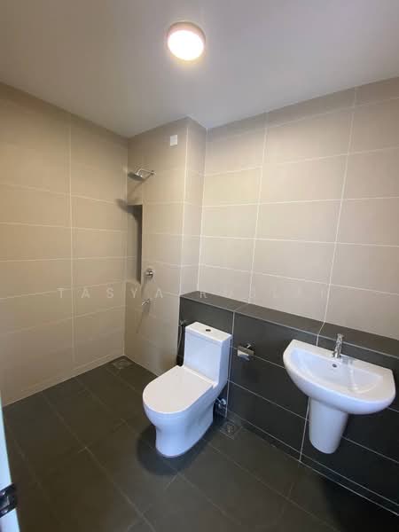 2-storey Terraced House for Sale in Bandar Serenia (Dengkil) - Tasya Ruslan - Bathroom - PropertyGuru.com.my
