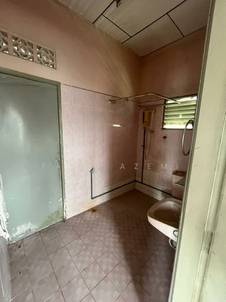 Seksyen 22, Damansara Jaya untuk Untuk Dijual - RM 1,800,000, Apr 2026 - Bathroom - PropertyGuru.com.my