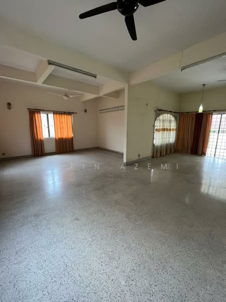 Seksyen 22, Damansara Jaya untuk Untuk Dijual - RM 1,800,000, Apr 2026 - Living Room - PropertyGuru.com.my