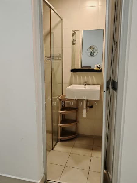 Suria Jelutong untuk Untuk Disewa - RM 1,300 /bulan, Mac 2026 - Bathroom - PropertyGuru.com.my