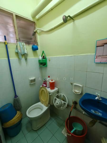 Townhouse for Sale in Bandar Selesa Jaya (Skudai) - Max Loh - Bathroom - PropertyGuru.com.my