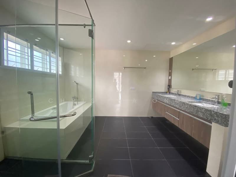 Rumah Berkembar untuk Dijual di Kubang Buaya (Kuantan) - Christina Ong - Bathroom - PropertyGuru.com.my