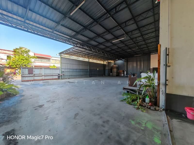 Factory for Sale in Seksyen 34 (Shah Alam) - Wan Azlan Ahmad - Exterior - PropertyGuru.com.my