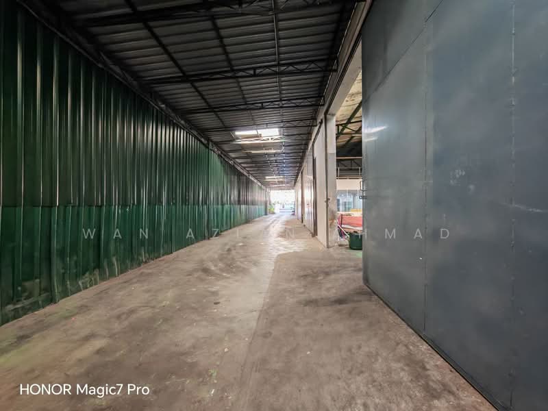 Factory for Sale in Seksyen 34 (Shah Alam) - Wan Azlan Ahmad - Corridor - PropertyGuru.com.my