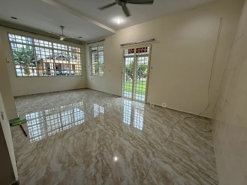 Semi-Detached House for Sale in Jalan Klang Lama (Old Klang Road) (Kuala Lumpur) - Ming Feng - Living Room - PropertyGuru.com.my