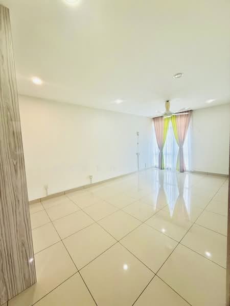 D'Ambience Residences (Pangsapuri Ikatan Flora) untuk Untuk Dijual - RM 580,000, Apr 2026 - Living Room - PropertyGuru.com.my