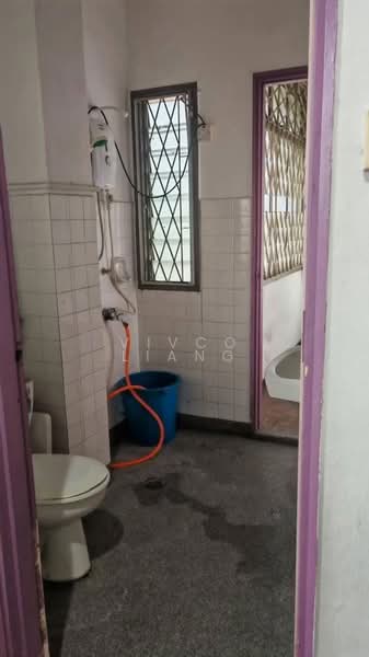 2-storey Terraced House for Sale in Taman Pelangi (Johor Bahru) - Vivco Liang - Bathroom - PropertyGuru.com.my
