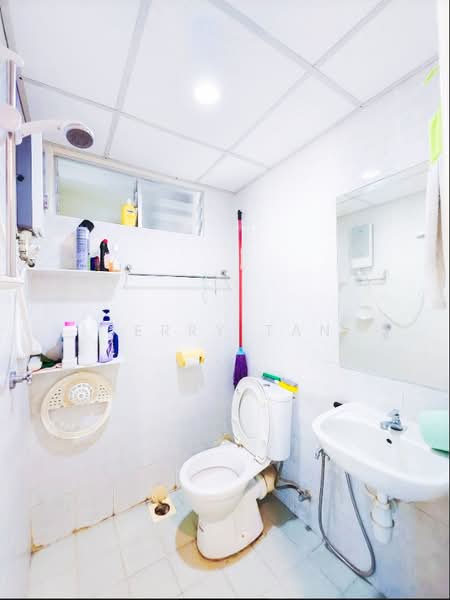 The Ocean View (Bandar Sri Pinang) untuk Untuk Disewa - RM 1,800 /bulan, Mac 2026 - Bathroom - PropertyGuru.com.my