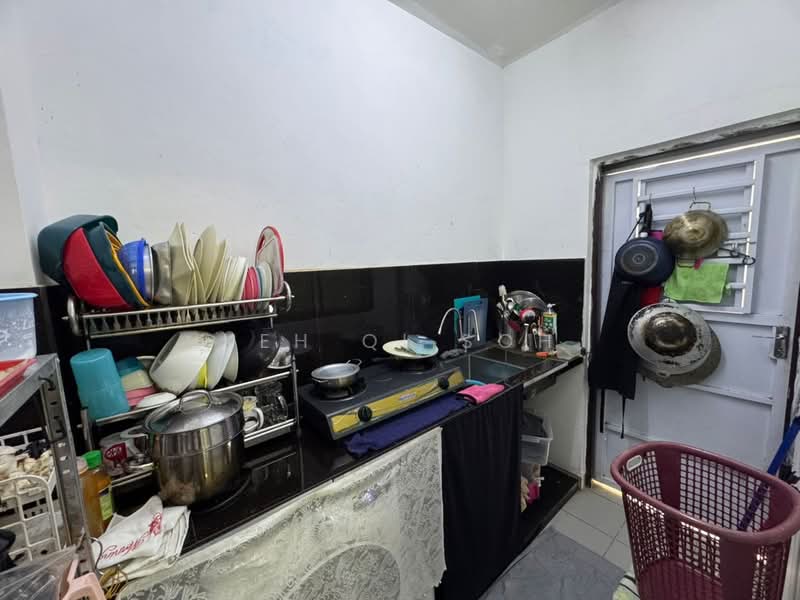 2-storey Terraced House for Sale in Johor Bahru (Johor) - Keh Qi Soh - Kitchen - PropertyGuru.com.my