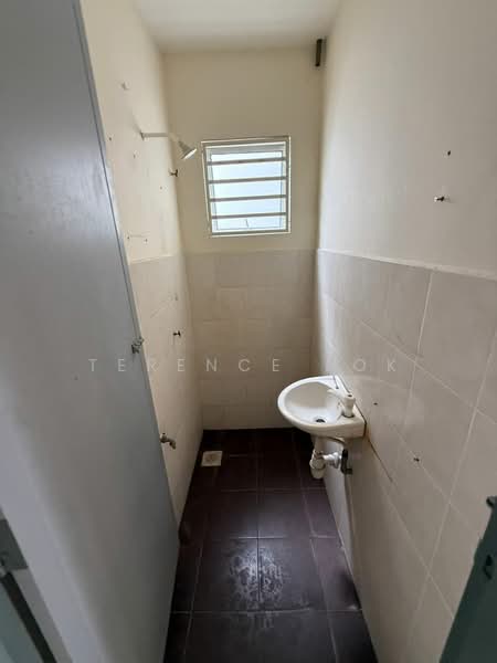 1-storey Terraced House for Sale in Seremban (Negeri Sembilan) - Terence Lok - Bathroom - PropertyGuru.com.my
