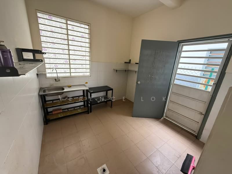 1-storey Terraced House for Sale in Seremban (Negeri Sembilan) - Terence Lok - Kitchen - PropertyGuru.com.my